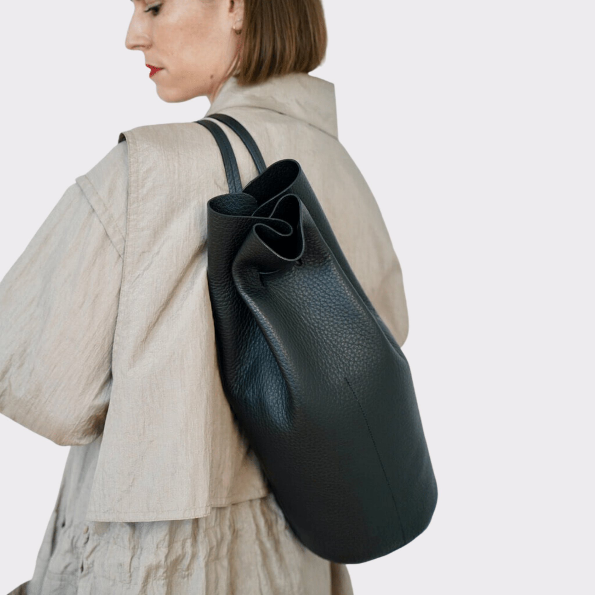 runder schwarzer Lederrucksack, Echtleder, Echt Leder Rucksack, Designer Rucksack Damen Schwarz, Designer Rucksack für Damen, Leder Rucksack diebstahlsicher, Backpack black leather, genuine Leather, stylischer rucksack, Lederrucksack Damen