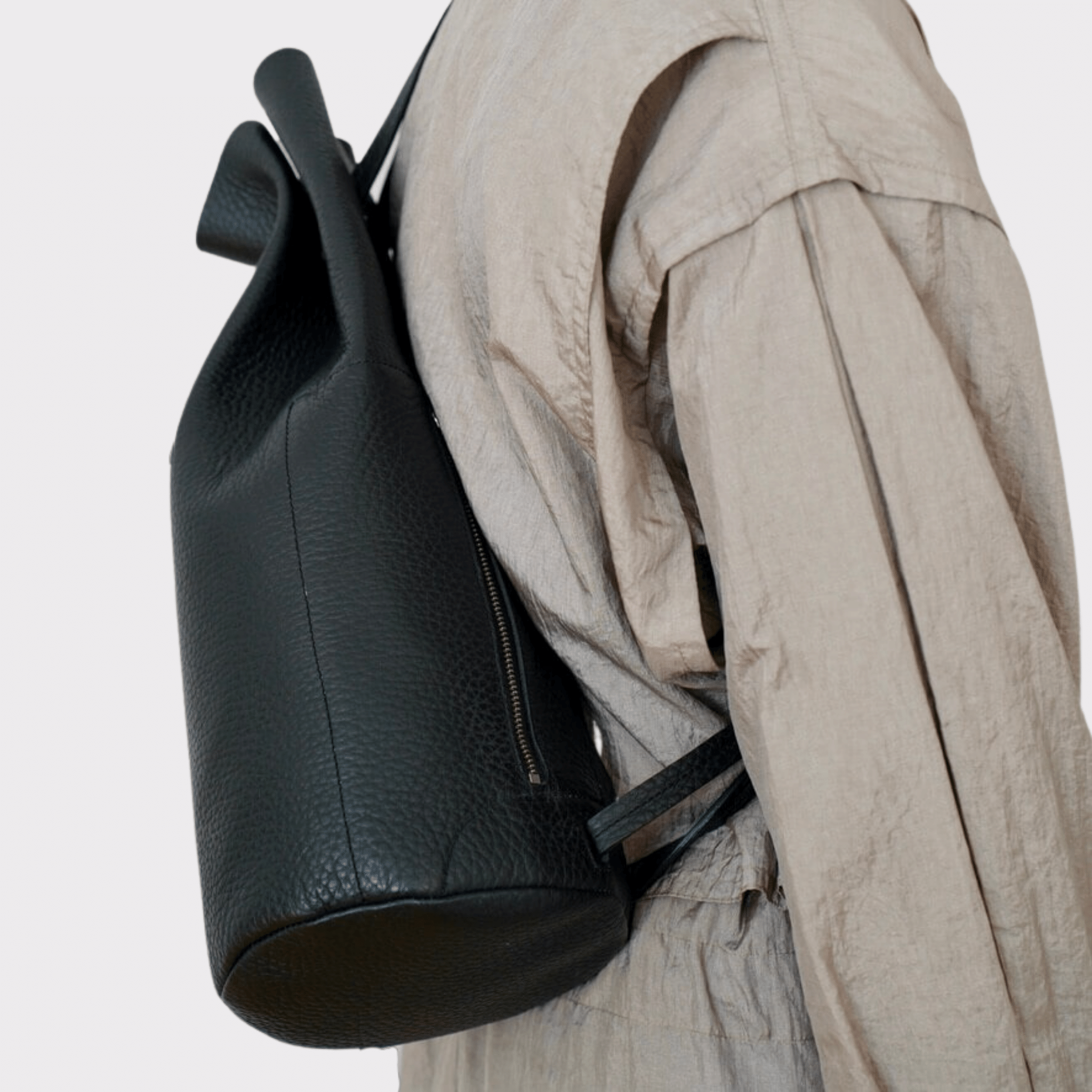 runder schwarzer Lederrucksack, Echtleder, Echt Leder Rucksack, Designer Rucksack Damen Schwarz, Designer Rucksack für Damen, Leder Rucksack diebstahlsicher, Backpack black leather, genuine Leather