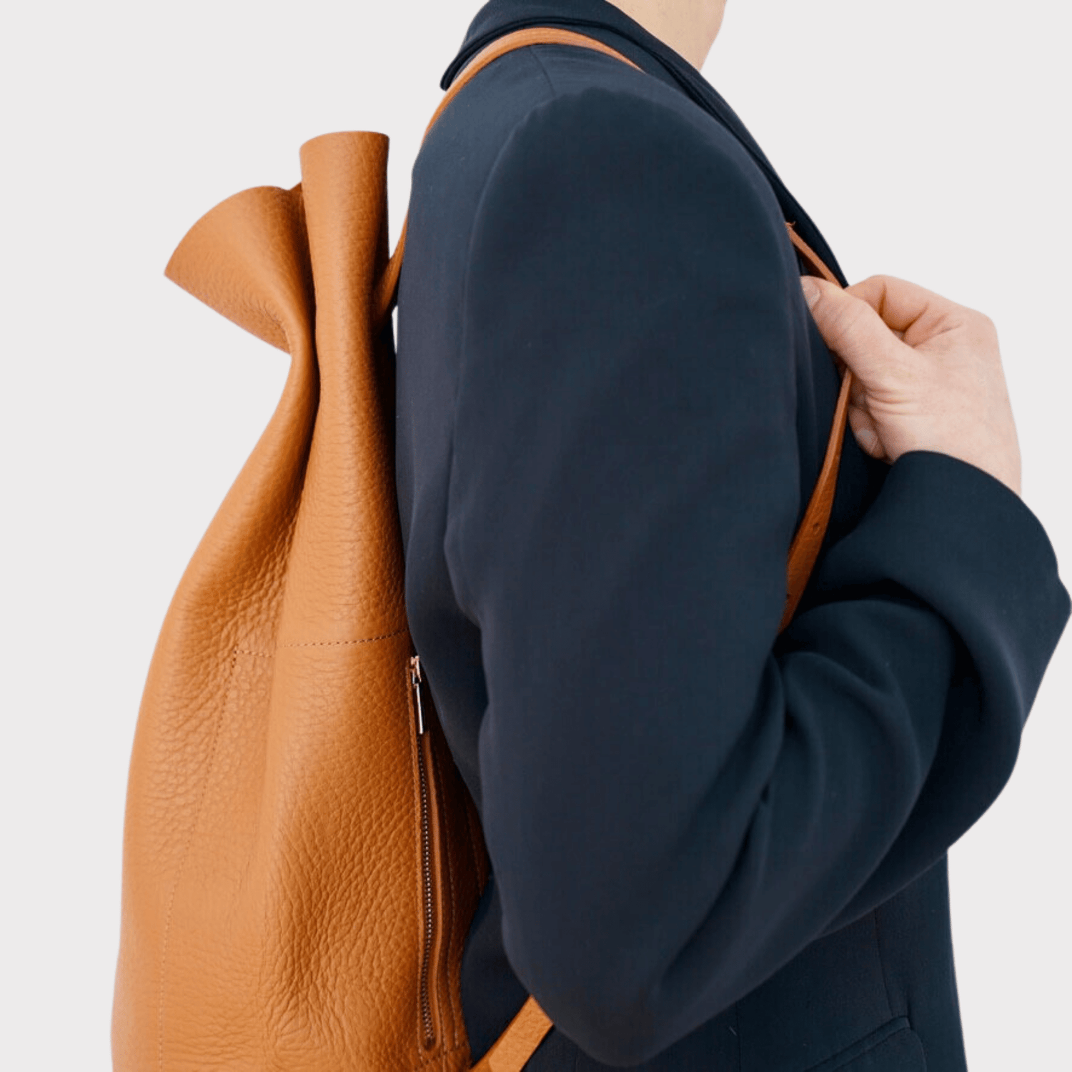 runder Cognac farbener Lederrucksack, Echtleder, Echt Leder Rucksack, Designer Rucksack Damen Cognac, Designer Rucksack für Damen, Leder Rucksack diebstahlsicher, Backpack cognac leather, genuine Leather