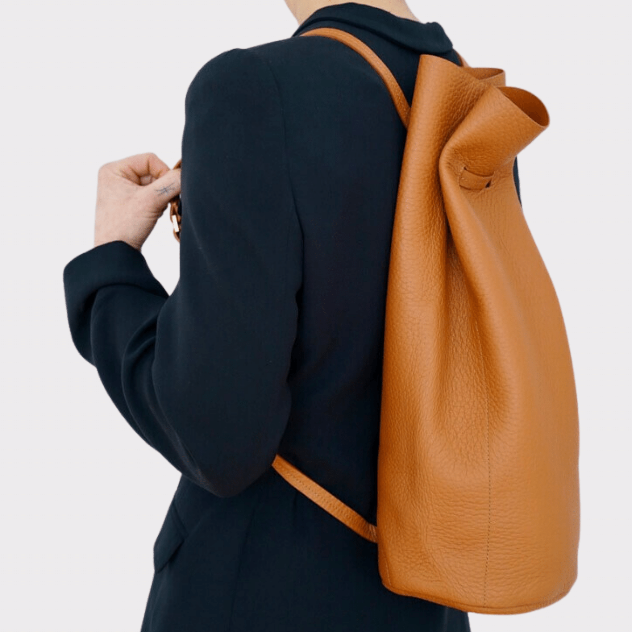 runder Cognac farbener Lederrucksack, Echtleder, Echt Leder Rucksack, Designer Rucksack Damen Cognac, Designer Rucksack für Damen, Leder Rucksack diebstahlsicher, Backpack cognac leather, genuine Leather