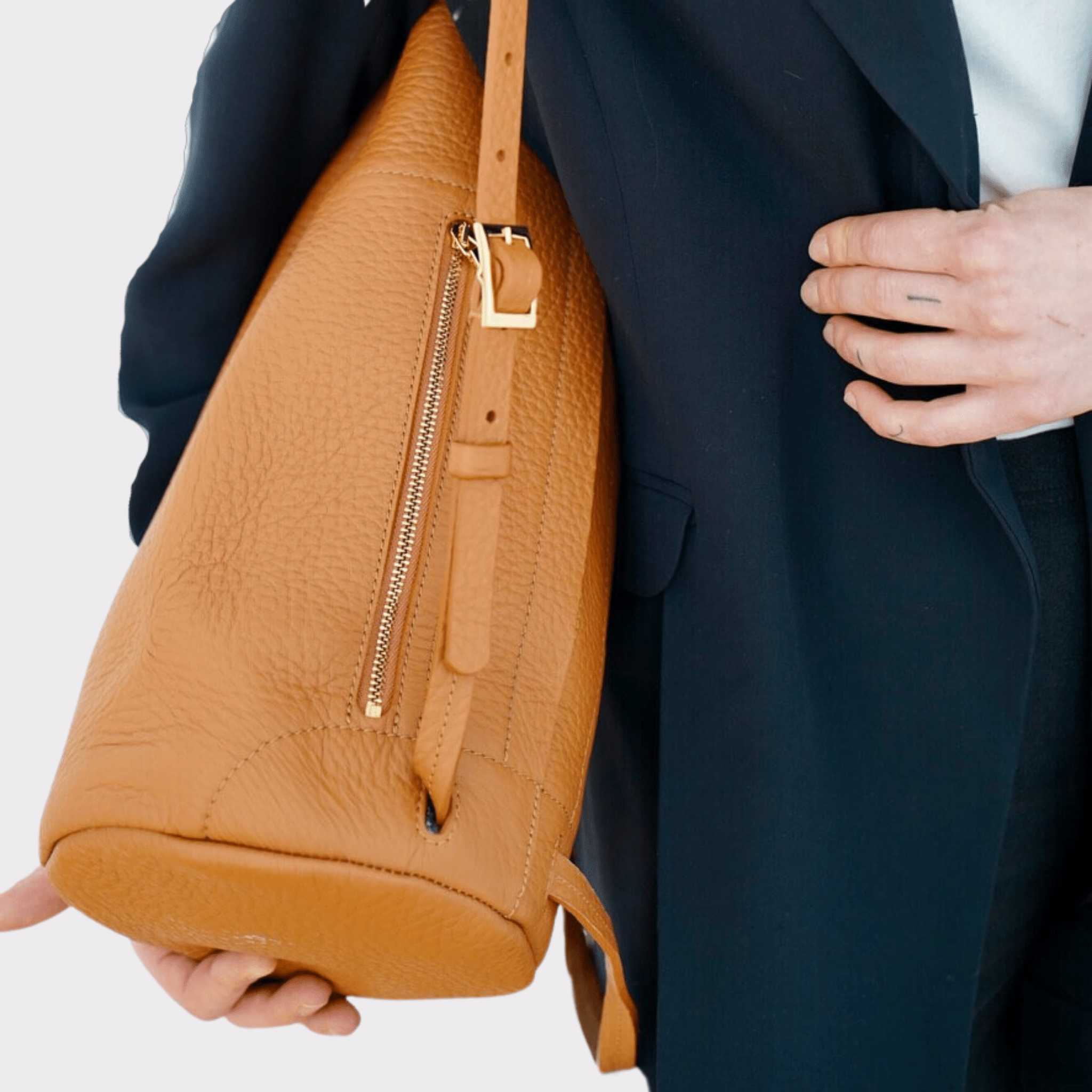runder Cognac farbener Lederrucksack, Echtleder, Echt Leder Rucksack, Designer Rucksack Damen Cognac, Designer Rucksack für Damen, Leder Rucksack diebstahlsicher, Backpack cognac leather, genuine Leather