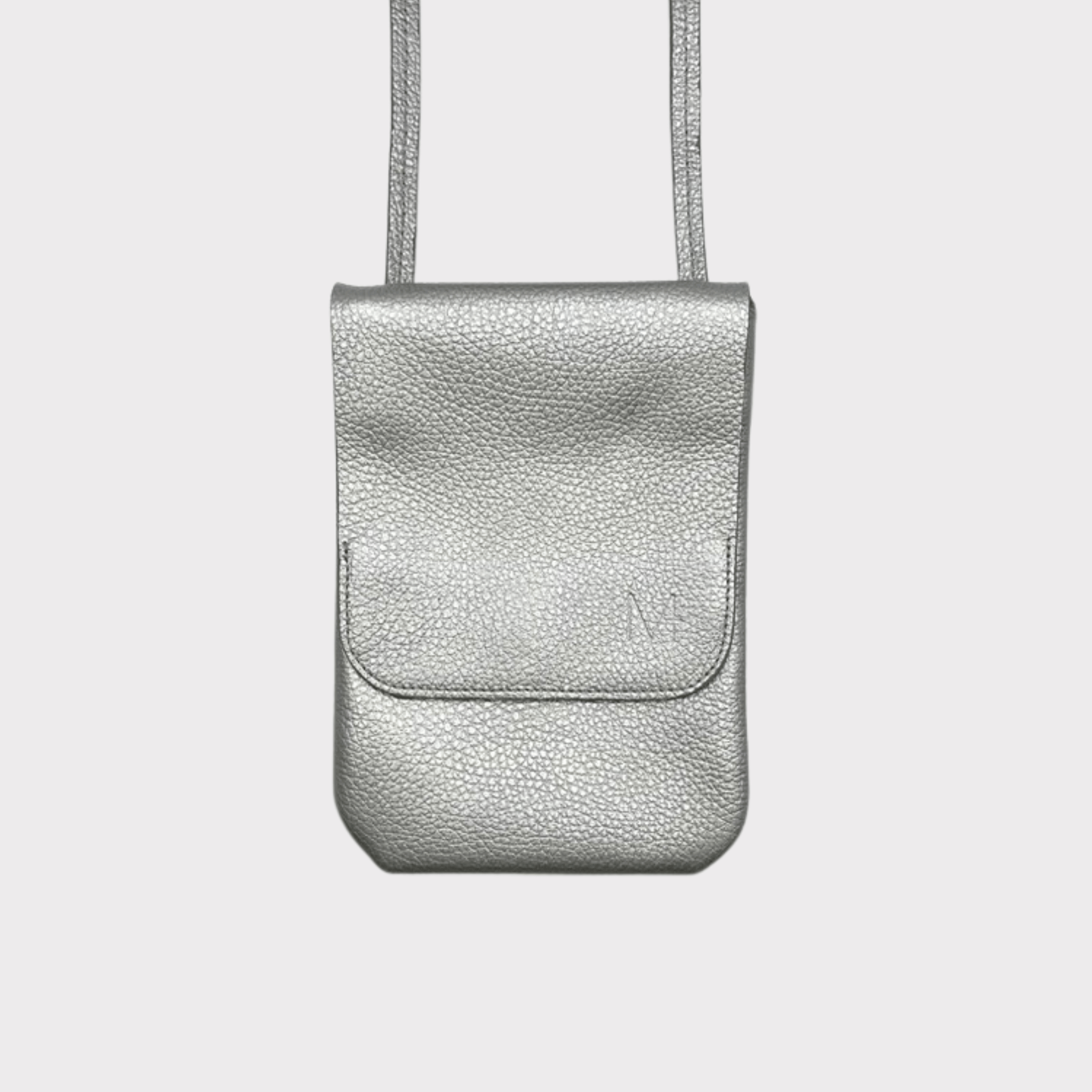 Silberne Leder Belt Bag – MPLUS Design Umhängetasche