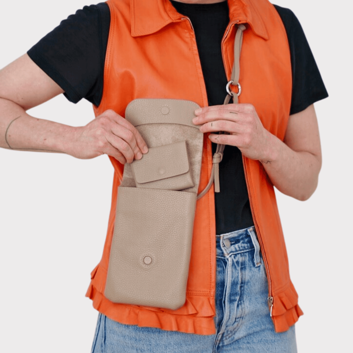 Belt bag Taupe farbenes echt Leder, Handytasche zum umhängen Leder, Gürteltasche Taupe Leder, Umhängetasche, flache Minitasche, Ausgehtasche aus Echtleder, Gürteltasche zum umhängen, Telefontasche, Telefon Tasche zum umhängen, Telefontasche Gürtel, Belt bag taupe leather, Phone bag fits every size