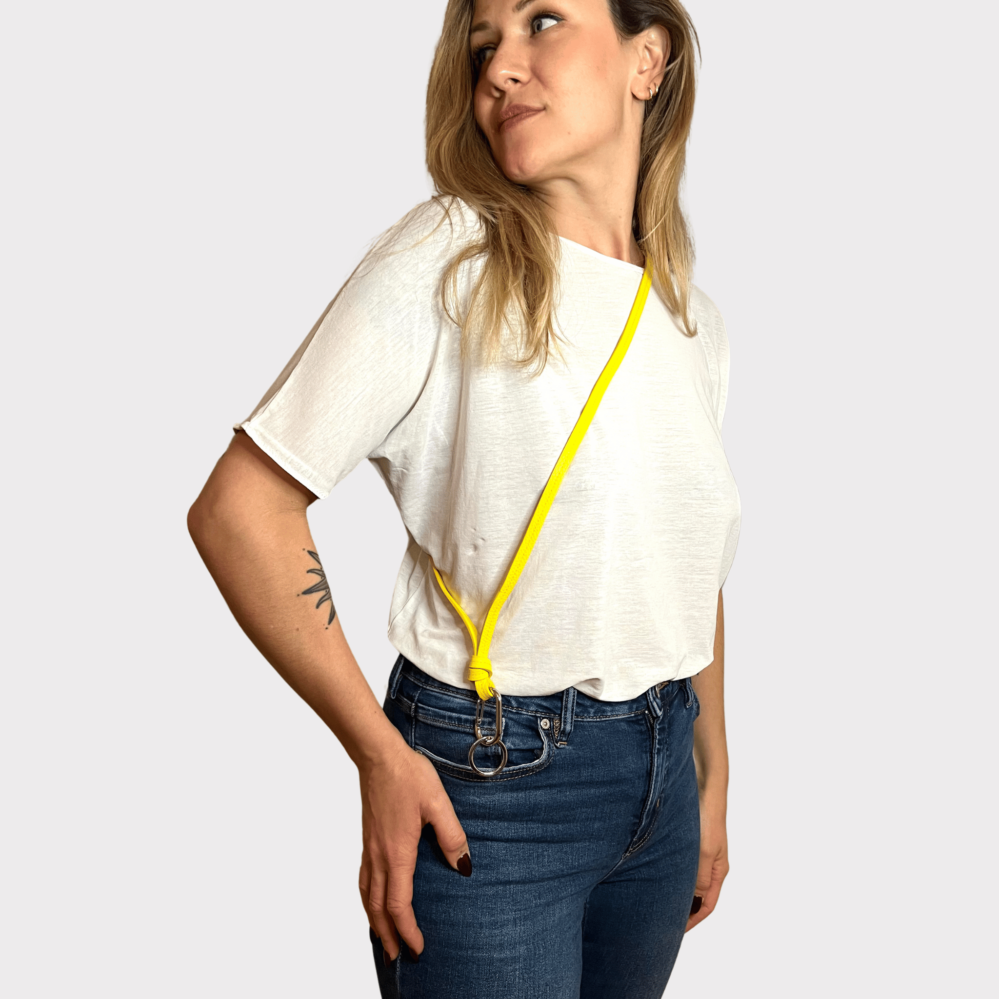 gelbes LederSchlüsselband mit silbernem Karabiner