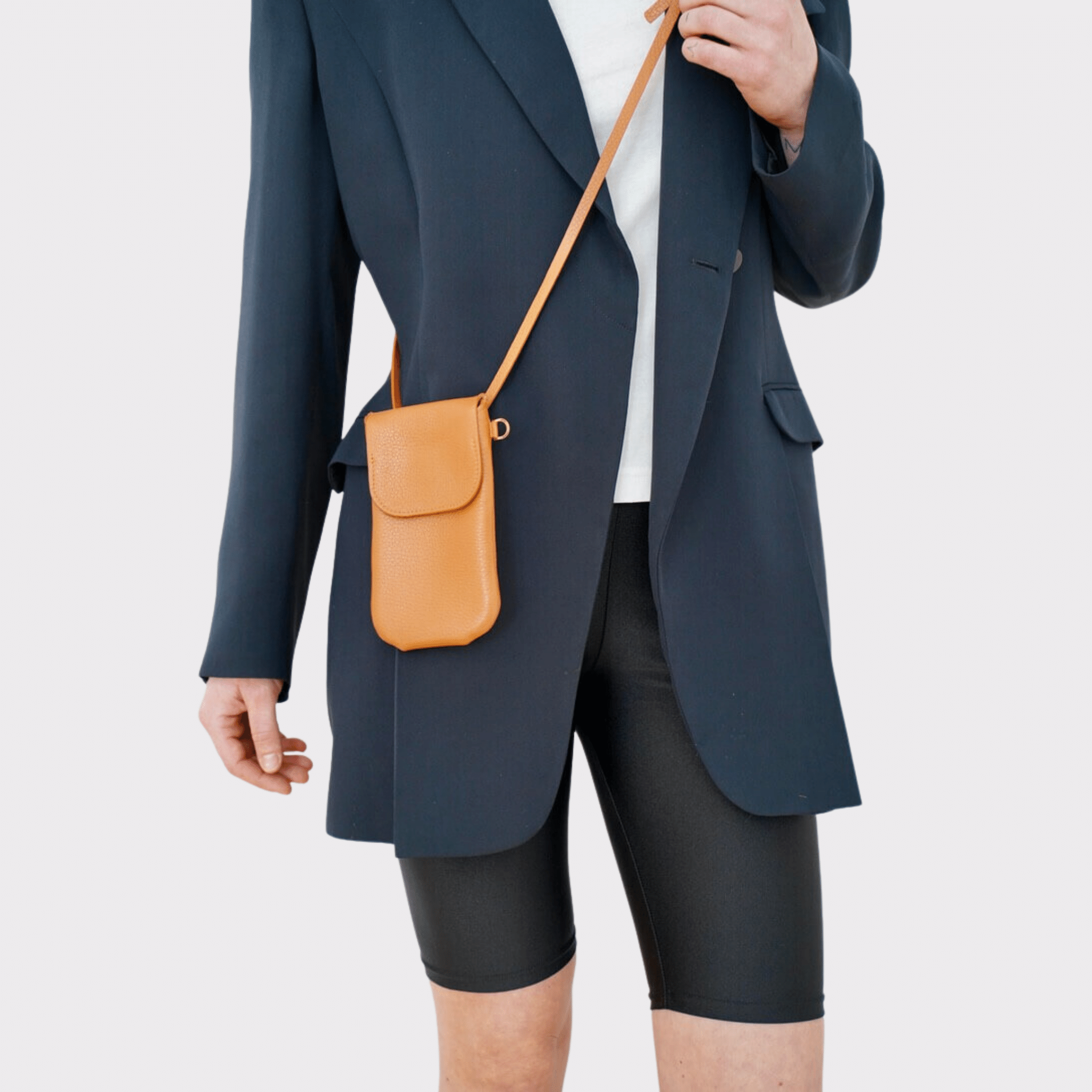 Phone bag Cognac Leder, Handytasche zum umhängen, Handy Tasche klein, Mini Tasche Echt Leder, Telefontasche mit Geld und Kartenfach, Handytasche mit Geldfach, Echtleder Tasche klein, Cognac Leder, Premium Ledertasche, Designer Handy Tasche Cognac farben Leder, Cognac Phone bag with wallet