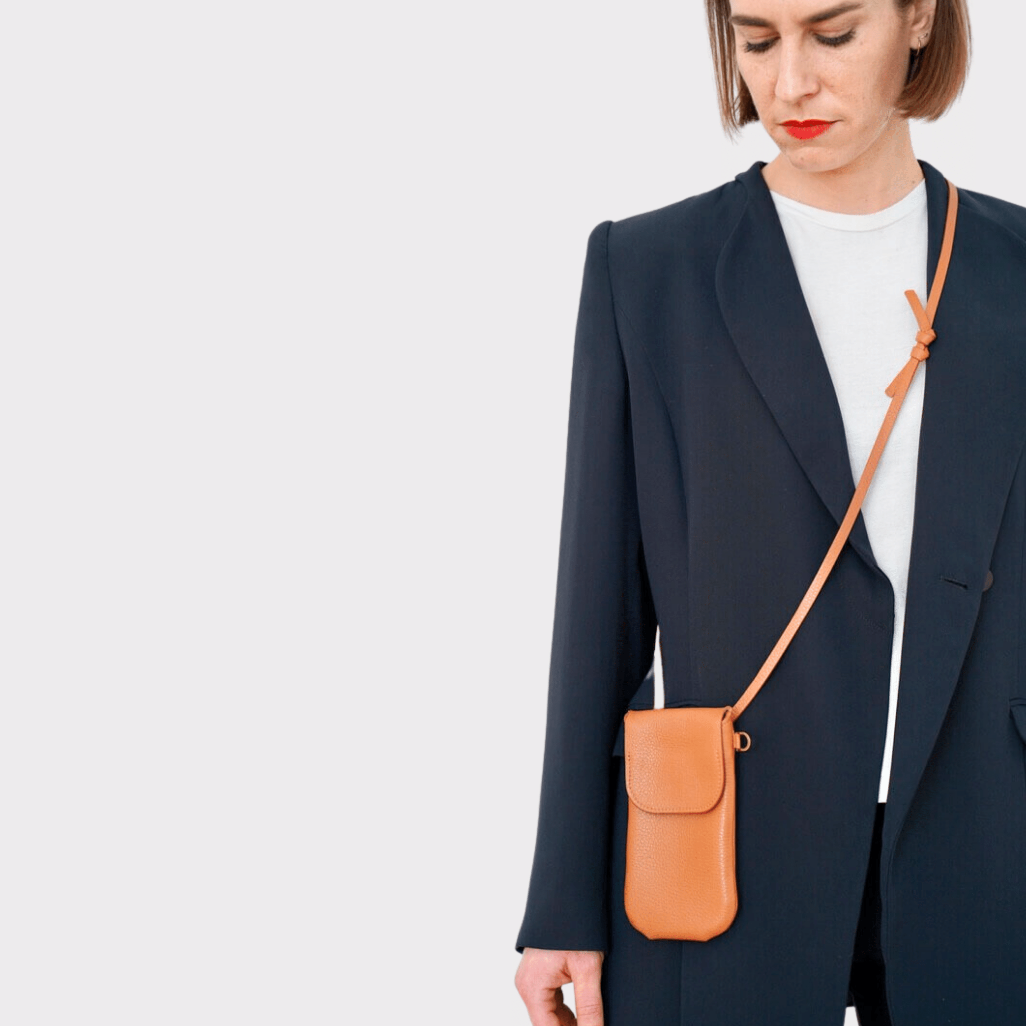 Phone bag Cognac Leder, Handytasche zum umhängen, Handy Tasche klein, Mini Tasche Echt Leder, Telefontasche mit Geld und Kartenfach, Handytasche mit Geldfach, Echtleder Tasche klein, Cognac Leder, Premium Ledertasche, Designer Handy Tasche Cognac farben Leder, Cognac Phone bag with wallet