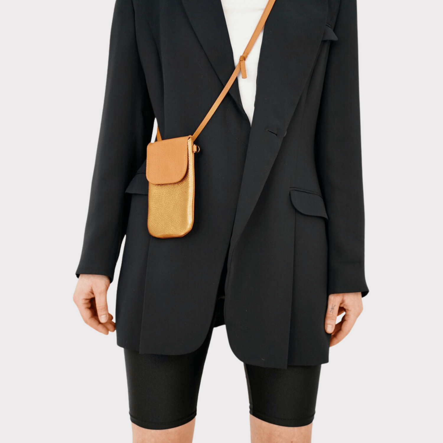 phone bag cognac + gold leather, cognac und gold farbene Leder Handy Tasche, handytasche zum umhängen leder damen, Handytasche mit Geldfach, handytasche portemonnaie zum umhängen leder, handytasche zum umhängen leder