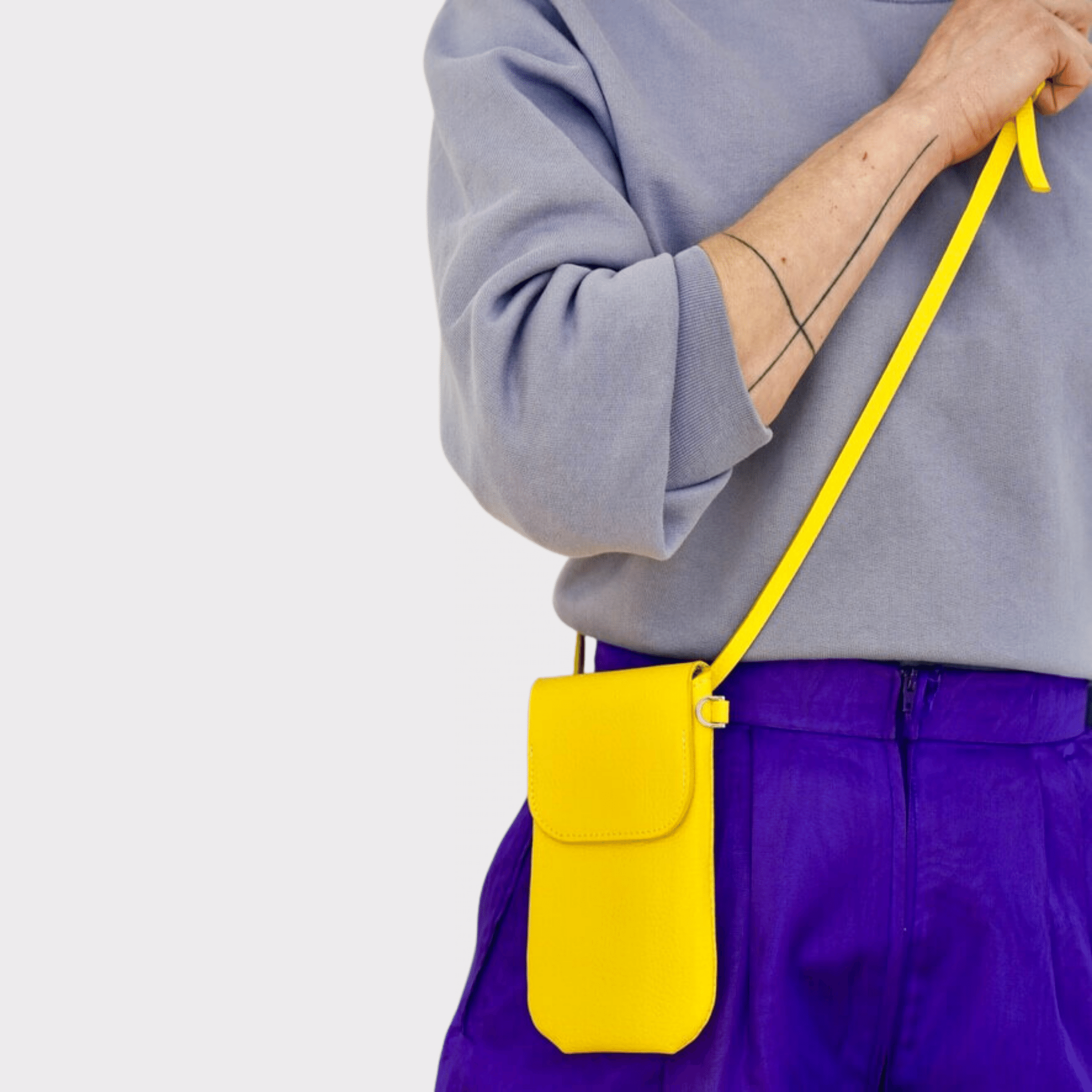 Phone bag Gelbes Leder, Handytasche zum umhängen, Handy Tasche klein, Mini Tasche Echt Leder, Telefontasche mit Geld und Kartenfach, Handytasche mit Geldfach, Echtleder Tasche klein, Gelbes Leder, Premium Ledertasche, Designer Handy Tasche Gelbes Leder, Yellow Phone bag with wallet