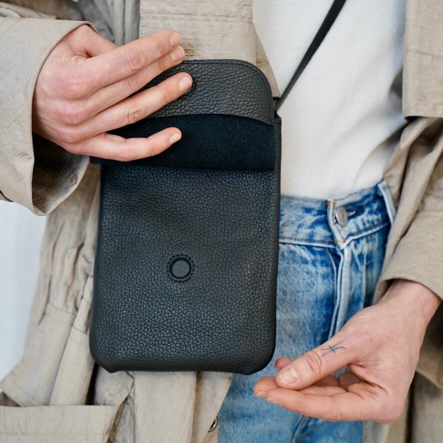 Belt bag schwarzes echt Leder, handytasche zum umhängen leder, Gürteltasche Schwarz Leder, Umhängetasche, flache Minitasche, Ausgehtasche aus Echtleder, gürteltasche zum umhängen, Telefontasche, Telefon Tasche zum umhängen, Telefontasche Gürtel