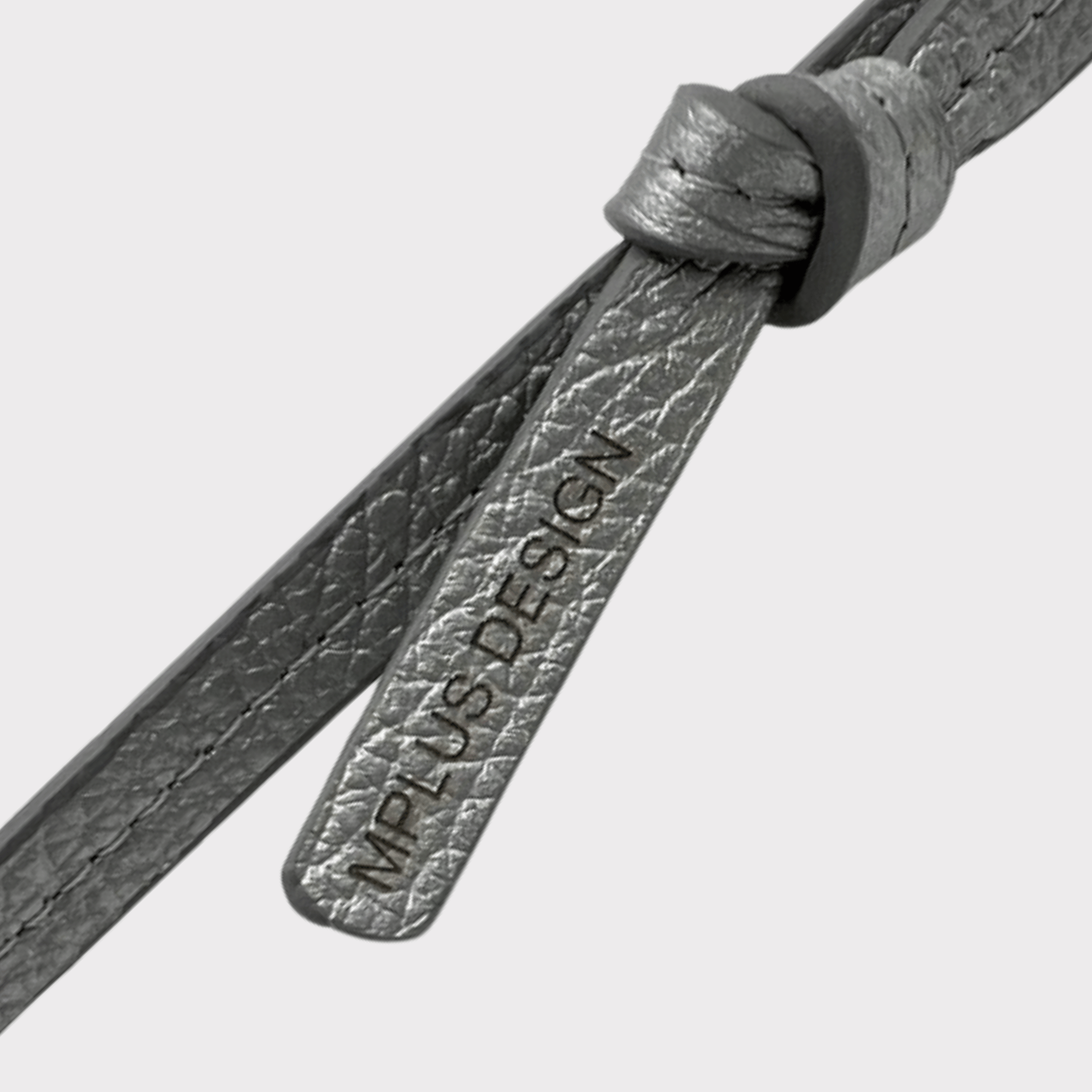 Logo Prägung auf silber Leder
