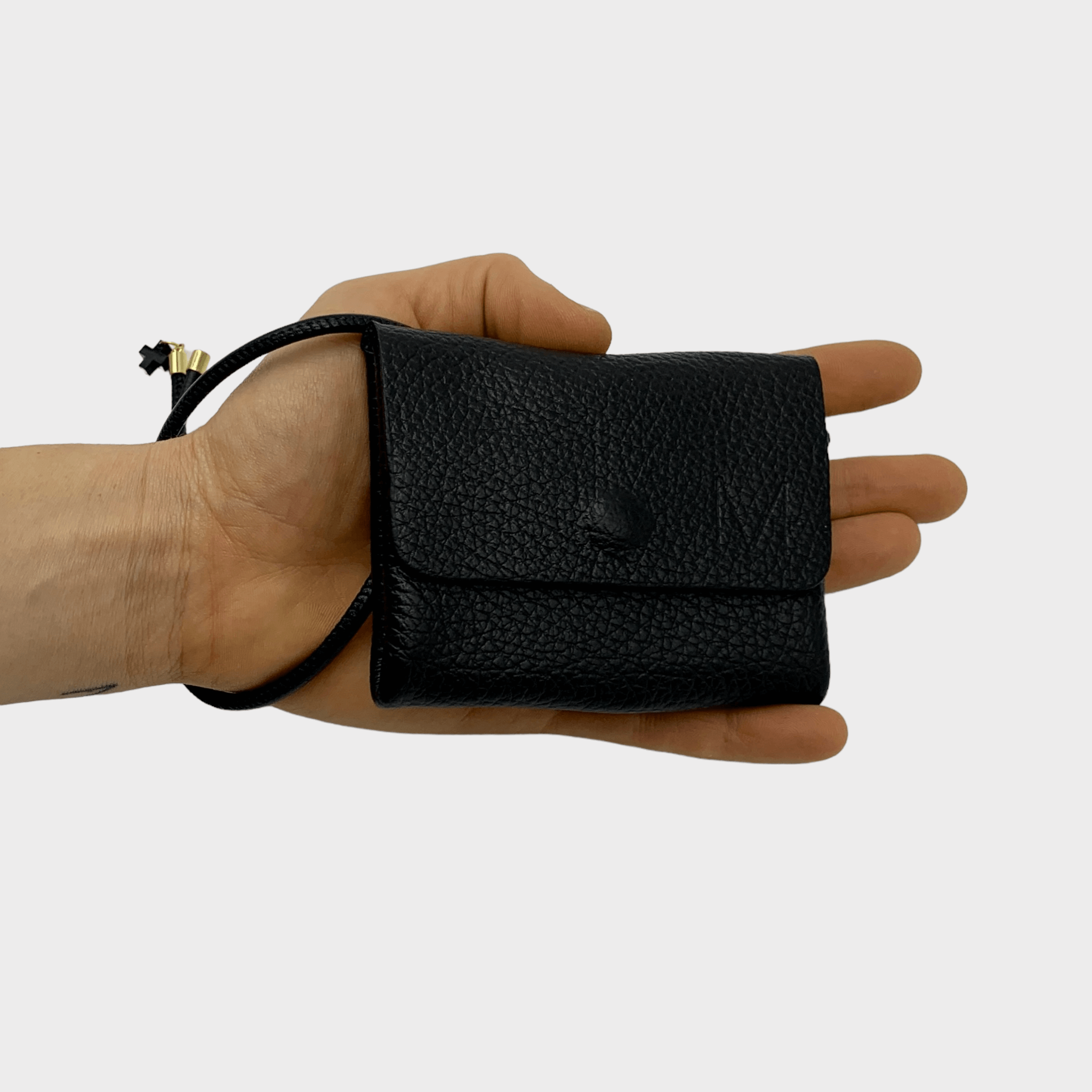 Mini wallet schwarz Leder mit Trageriemen, black leather wallet, Ledergeldbeutel Herren & Damen, Münzgeldbeutel, Kartenetui mit Münzfach, Ledergeldbeutel, schwarzes leder portemonnaie, rundgesäumtes Nappa Lederband