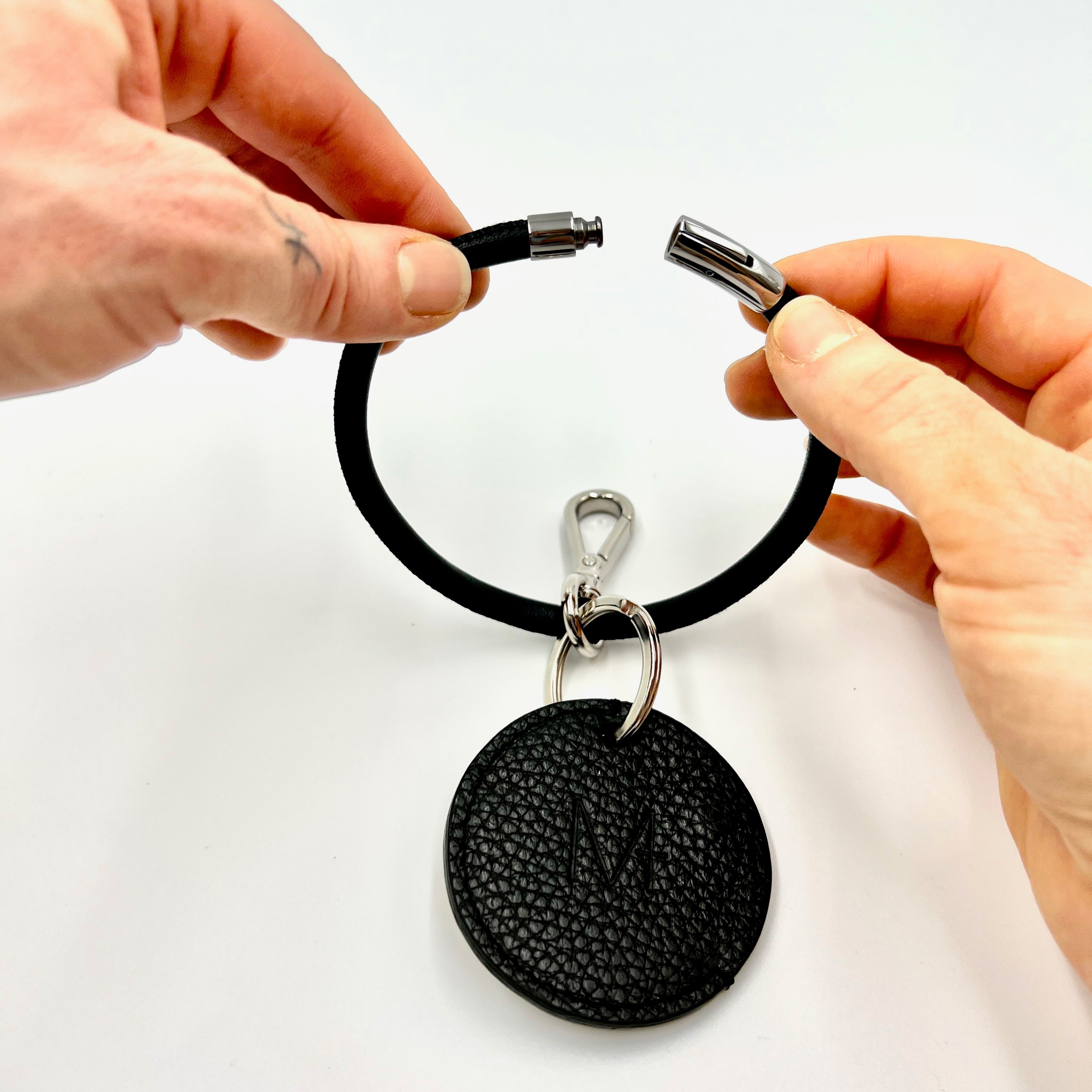 Key Bracelet Schlüsselanhänger Leder Schwarz Silber Karabiner Armband Mini Wallet Geheimfach