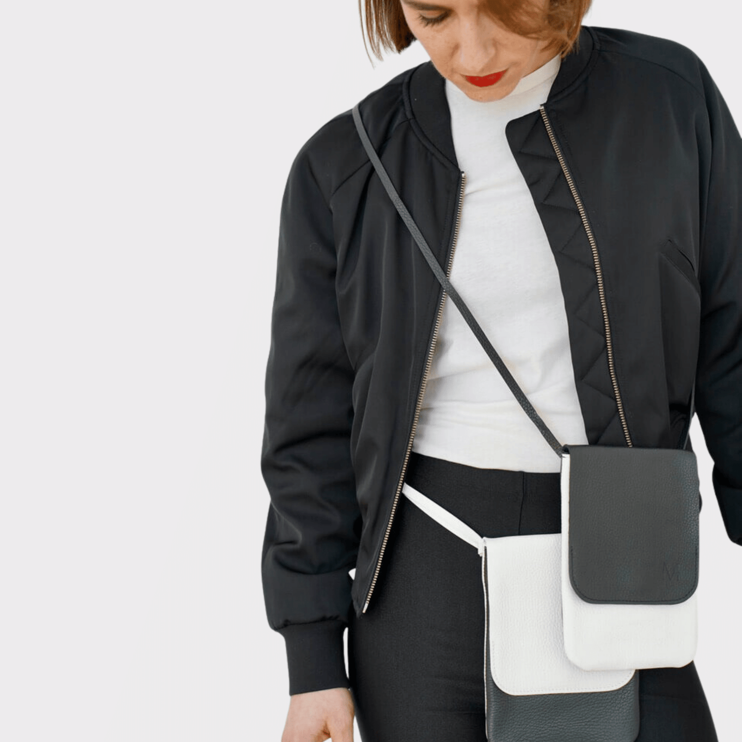 Schwarz Weiß Leder Belt Bag – MPLUS Design Umhängetasche