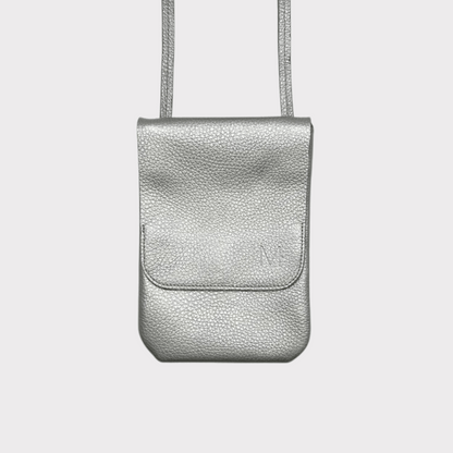 Silberne Leder Belt Bag – MPLUS Design Umhängetasche