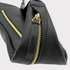 hip bag leder unisex - umhängetasche, hip bag damen leder, hip bag herren leder, minimalistisches design, nachhaltige ledertasche, bauchtasche damen leder elegant, bauchtasche damen leder schwarz, gürteltasche damen leder, gürteltasche Herren leder 