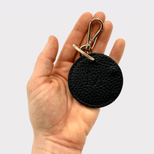 Laden Sie das Bild in den Galerie-Viewer, Keyring schwarzes Leder, Leder Schlüsselanhänger, Mini Geldbeutel, Schlüsselanhänger mit Münzfach, Schwarzes Echt Leder
