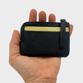 mini zipper wallet aus echtleder, ledertäschchen klein, kleines portemonnaie herren leder, kleines portemonnaie damen leder, mini geldbörse mit münzfach herren, mini geldbörse mit kartenfach und münzfach, sehr kleines portemonnaie, geldbeutel mini, ausgeh geldbeutel schwarzes Leder, goldener Reißverschluss