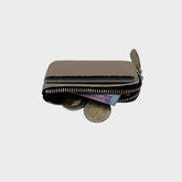 mini zipper wallet aus echtleder, ledertäschchen klein, kleines portemonnaie herren leder, kleines portemonnaie damen leder, mini geldbörse mit münzfach herren, mini geldbörse mit kartenfach und münzfach, sehr kleines portemonnaie, geldbeutel mini, ausgeh geldbeutel taupe Leder, silberner Reißverschluss