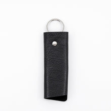 Laden Sie das Bild in den Galerie-Viewer, Key Cover Schlüsselhülle Leder Schlüsselanhänger Karabiner Silber

